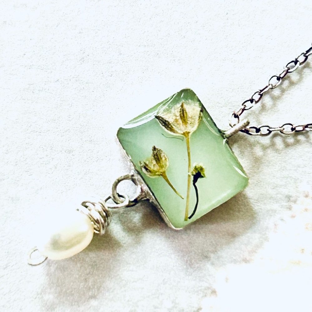 ***SOLD***
925 Sterling Silver Botanical Necklace - Picture 2 of 5